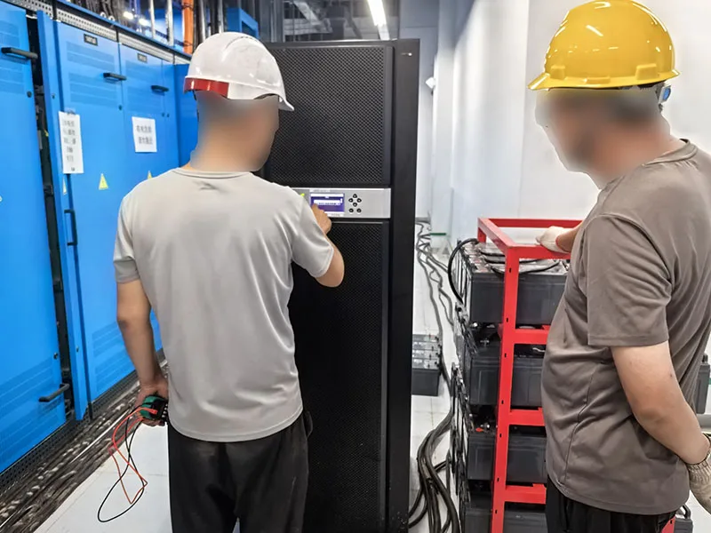UPS维保工程师现场服务